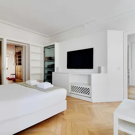 Exceptional With A-c - Pantheon-luxembourg *